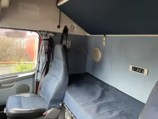 JTM2705 Volvo FH med kran JT Maskiner ApS