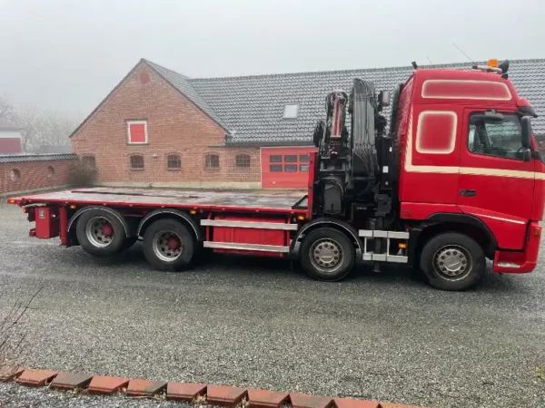 JTM2705 Volvo FH med kran JT Maskiner ApS
