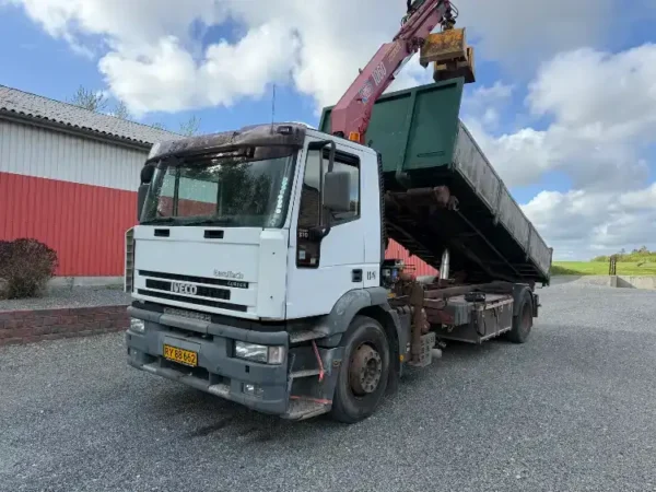 JTM2739 Iveco med kran JT Maskiner ApS