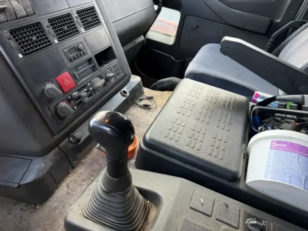 JTM2739 Iveco med kran JT Maskiner ApS