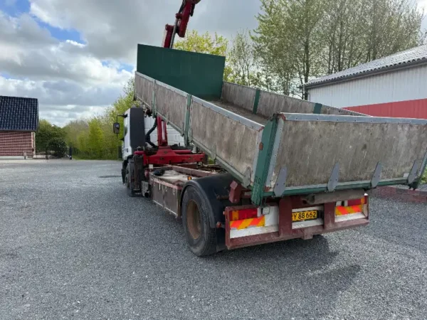 JTM2739 Iveco med kran JT Maskiner ApS