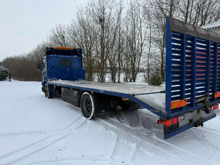 JTM2813 Scania med knæklad JT Maskiner ApS