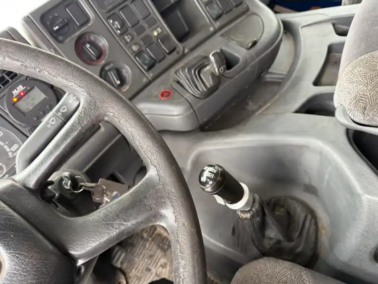 JTM2813 Scania med knæklad JT Maskiner ApS