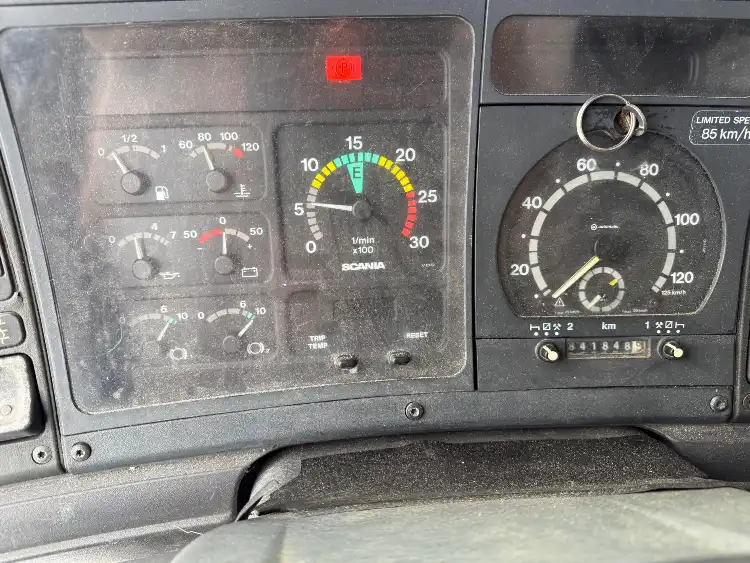 JTM2813 Scania med knæklad JT Maskiner ApS