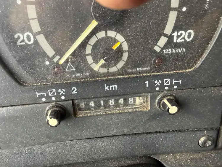 JTM2813 Scania med knæklad JT Maskiner ApS